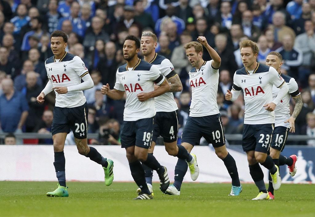 Tottenham Hotspur memanaskan taruhan sepak bola, saat mereka tetap berusaha merebut posisi Chelsea di puncak papan klasemen Liga Primer