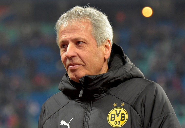 Lucien Favre and Borussia Dortmund earned 3 points after defeating Hannover at Signal Iduna Park in Bundesliga