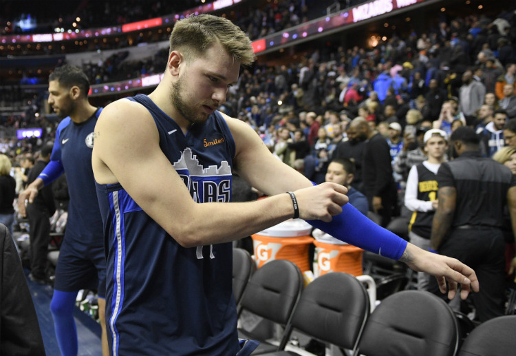 NBA常规赛 独行侠 vs 马刺的球场动态