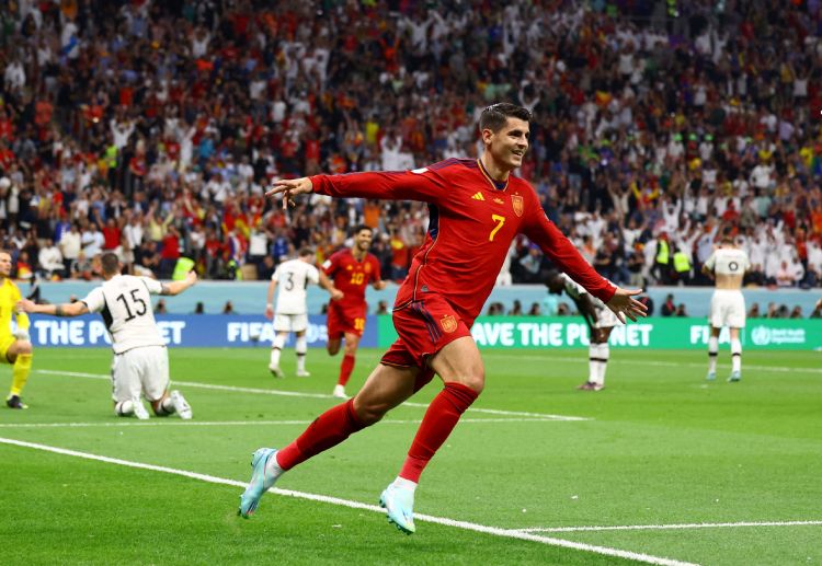 World Cup: Có bàn thắng vươn lên dẫn trước, Tây Ban Nha thi đấu thong dong và chủ động có những sự thay đổi nhân sự.