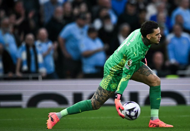 Premier League: Ederson vẫn đang là thủ môn số 1 của Man City