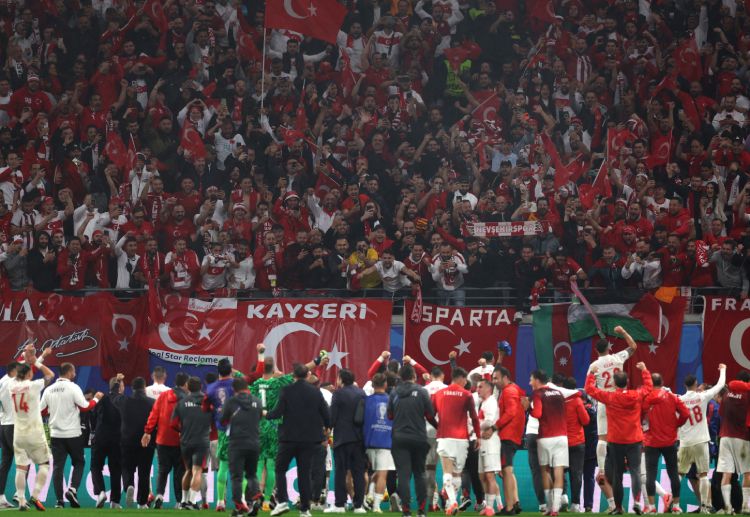 Tuyển Thổ Nhĩ Kỳ tiến vào tứ kết Euro 2024 sau khi vượt qua Áo